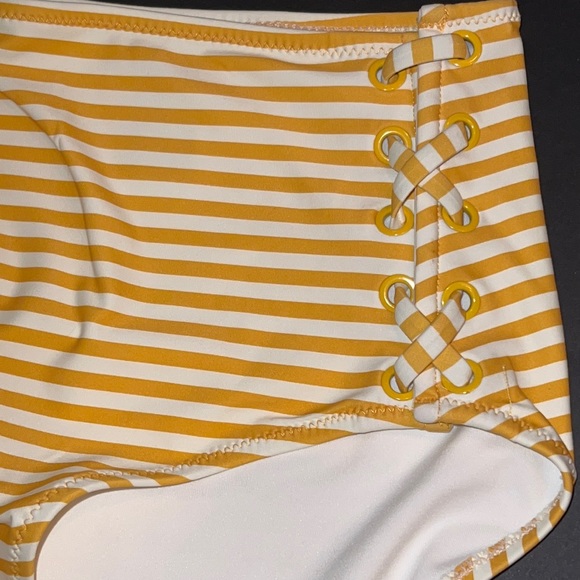 GAP yellow/white nautical striped high waist bottom w/X-peak-a-boo sides-NWT - Picture 4 of 10